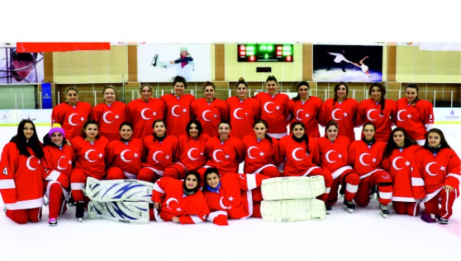 Buz Hokeyi Federasyonu’ndan Almanya Çıkarması Buz Hokeyi Federasyonu’ndan Almanya Çıkarması