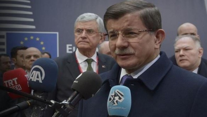 Davutoğlu: Akademisyenlerin tutuklanmasına karşıyım