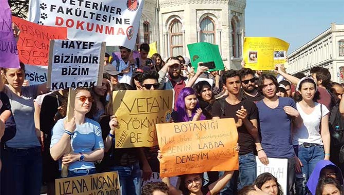 Öğrenciler tepkili: Beyazıt’ta kalmak istiyoruz Öğrenciler tepkili: Beyazıt’ta kalmak istiyoruz