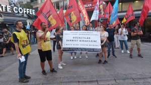 İzmir'de 1 Mayıs gözaltılar protesto edildi