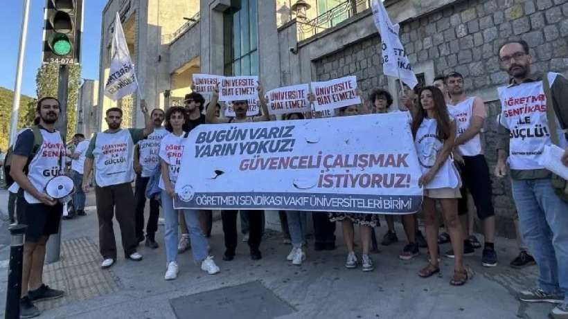 Üniversitelerde işten çıkarmalar sürüyor